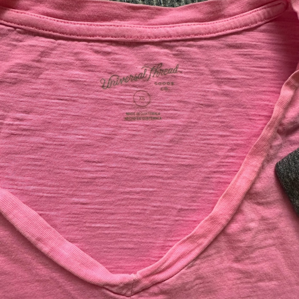 ๐๐งกBundle of 4 Target Brand Womenโs Tees | Gently Worn | XS ๐๐งก - Picture 2 of 4